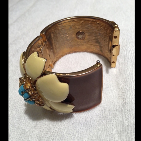 ‼️SOLD‼️JCrew Bracelets, Gold, Braid, Flower - Picture 3 of 6